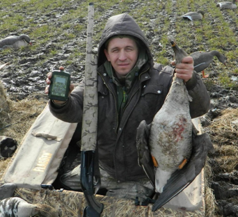 Охотник и добыча, пойманная с использованием электронного манка HunterHelp